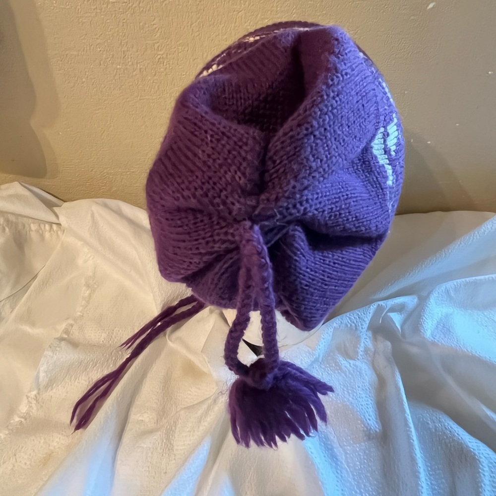 Smiley Wool Hat - Picture 4 of 9